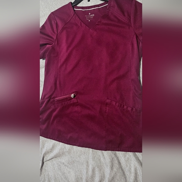 Beyond Scrubs Other - Beyond scrubs jogger  set sz Medium